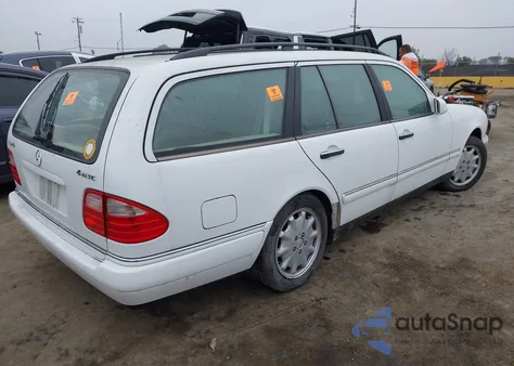 1999 Mercedes-Benz E 320 Awd z USA, uszkodzony, nr VIN WDBJH82F7XX025734